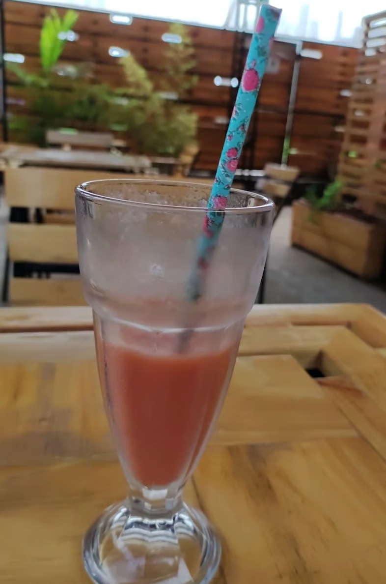 Fresh smoothie served at Qahwa House